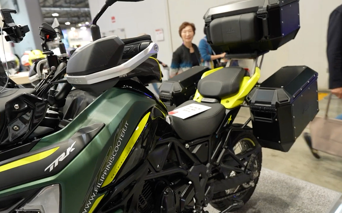 2023米兰车展贝纳利trk702旅行版.givi边箱,givi风挡 油箱包全装展示