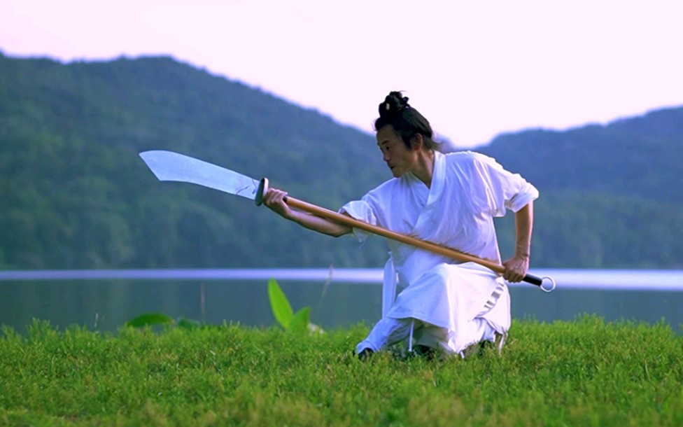 武当弟子王资迪练习武当朴刀