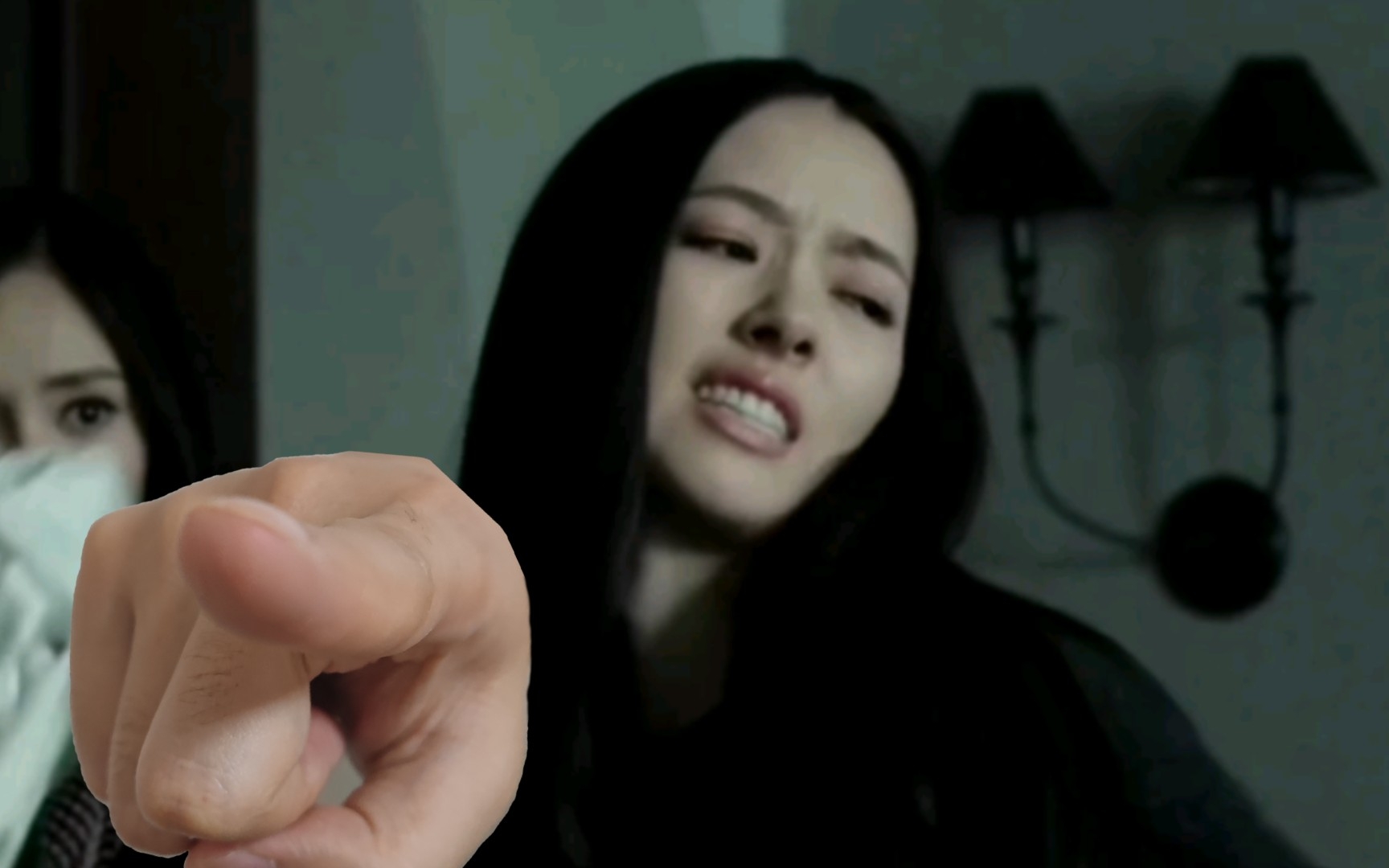 穿件衣服，但是多种语言