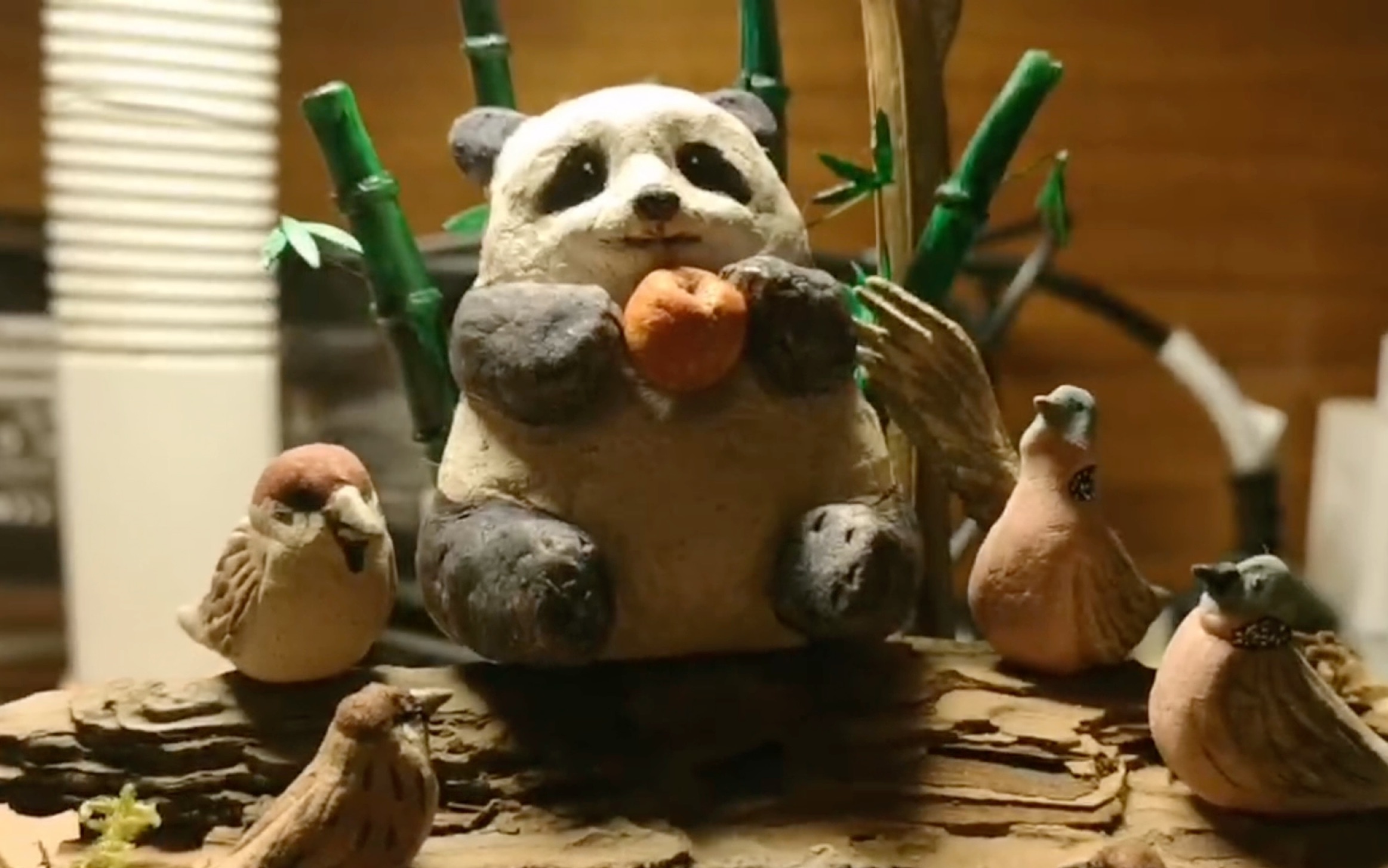 熊猫花花的森林派对(石塑粘土作品展示,中间有斑鸠和麻雀的制作过程)