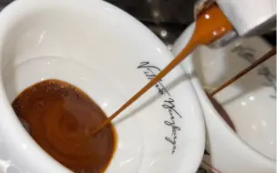 下载视频: 咱老Napoli早上起来就是这么一出☕️