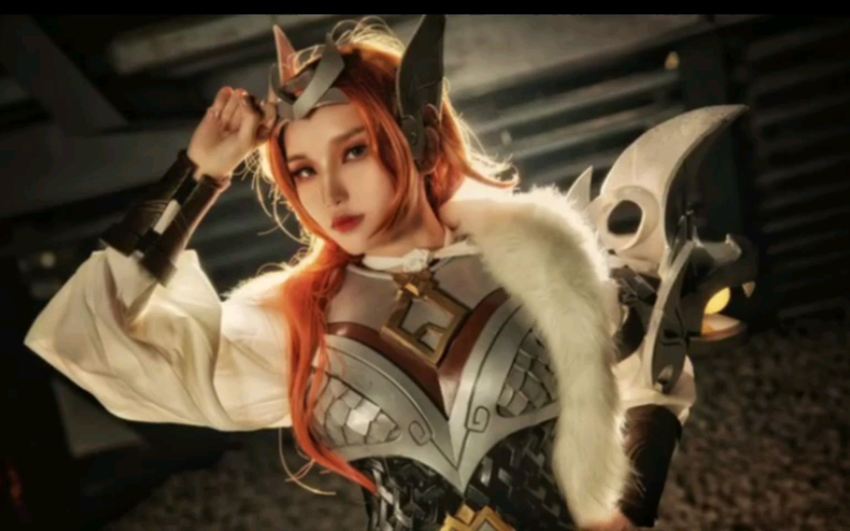 王者荣耀cosplay王者荣耀花木兰冠军飞将cos大眼长发美女