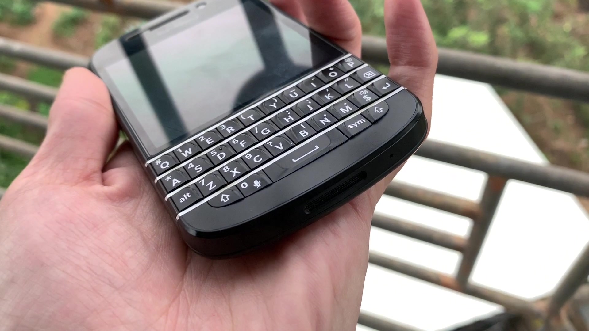 【摸下】传说中的戒网机,黑莓q10了解一下