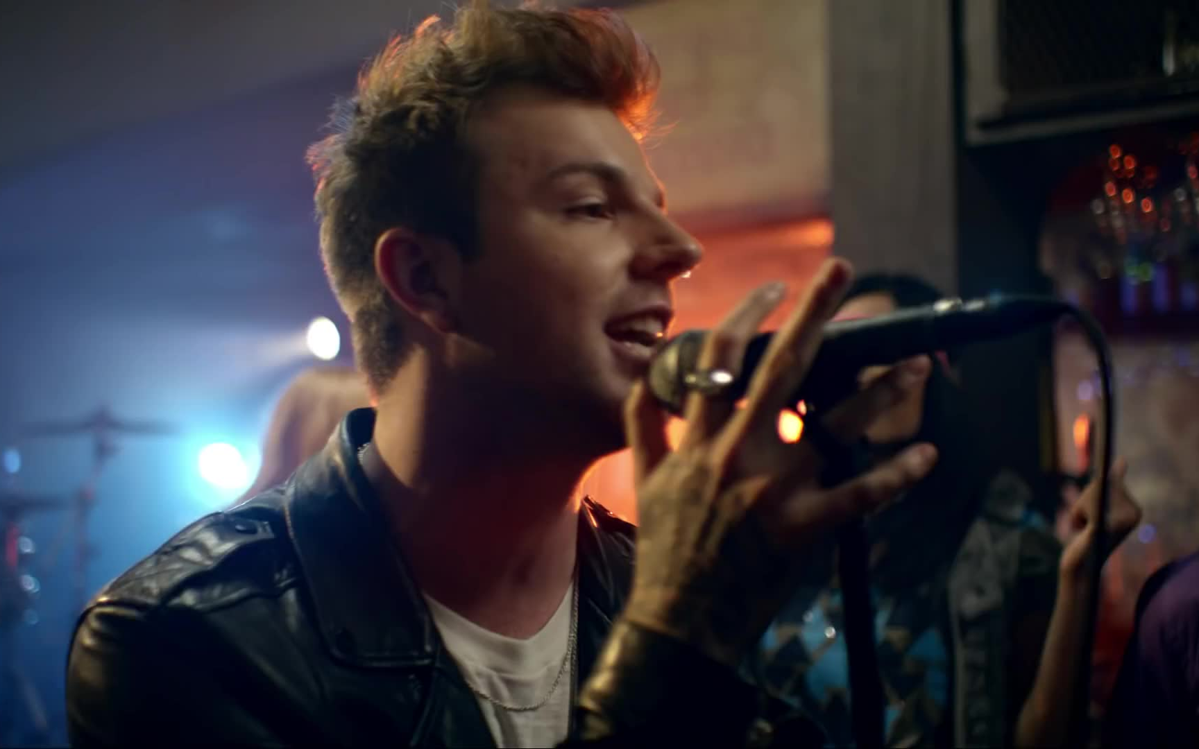 cs:go音乐盒 - blitz kids - keep swinging(有为青年)