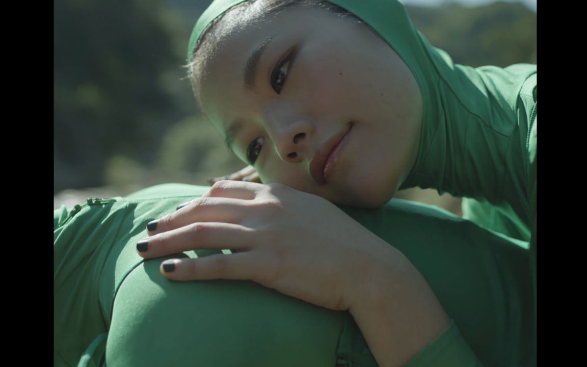 原创歌手柯泯薰单曲《自恋的自虐》official music video