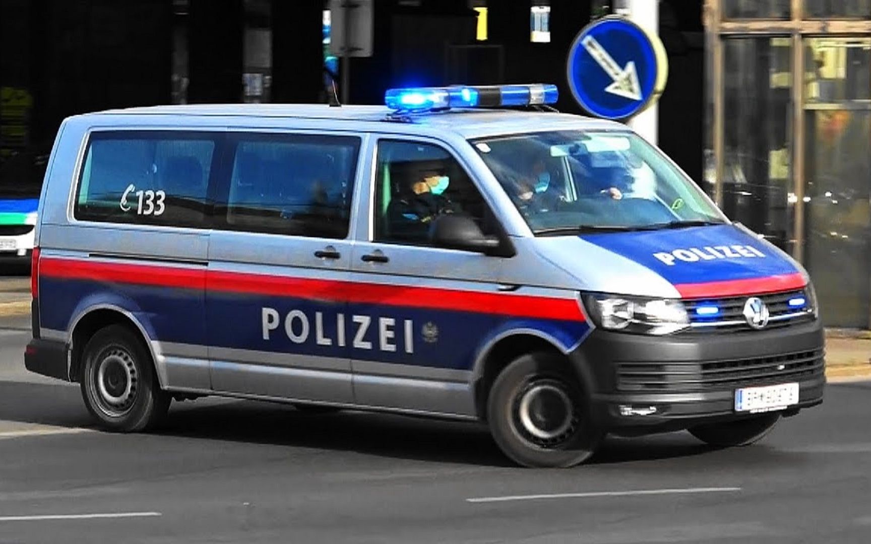德国警车出警图片
