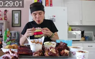 Tải video: 【Matt Stonie】作死小哥挑战巨大烧烤套餐