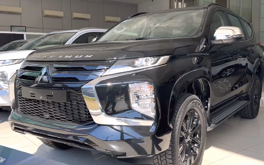 2023款三菱帕杰罗运动版 外观和内饰细节