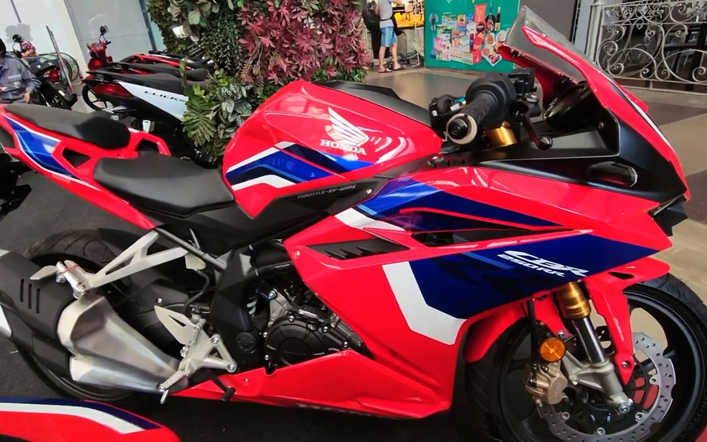 地表最强双缸250 本田cbr250rr sp