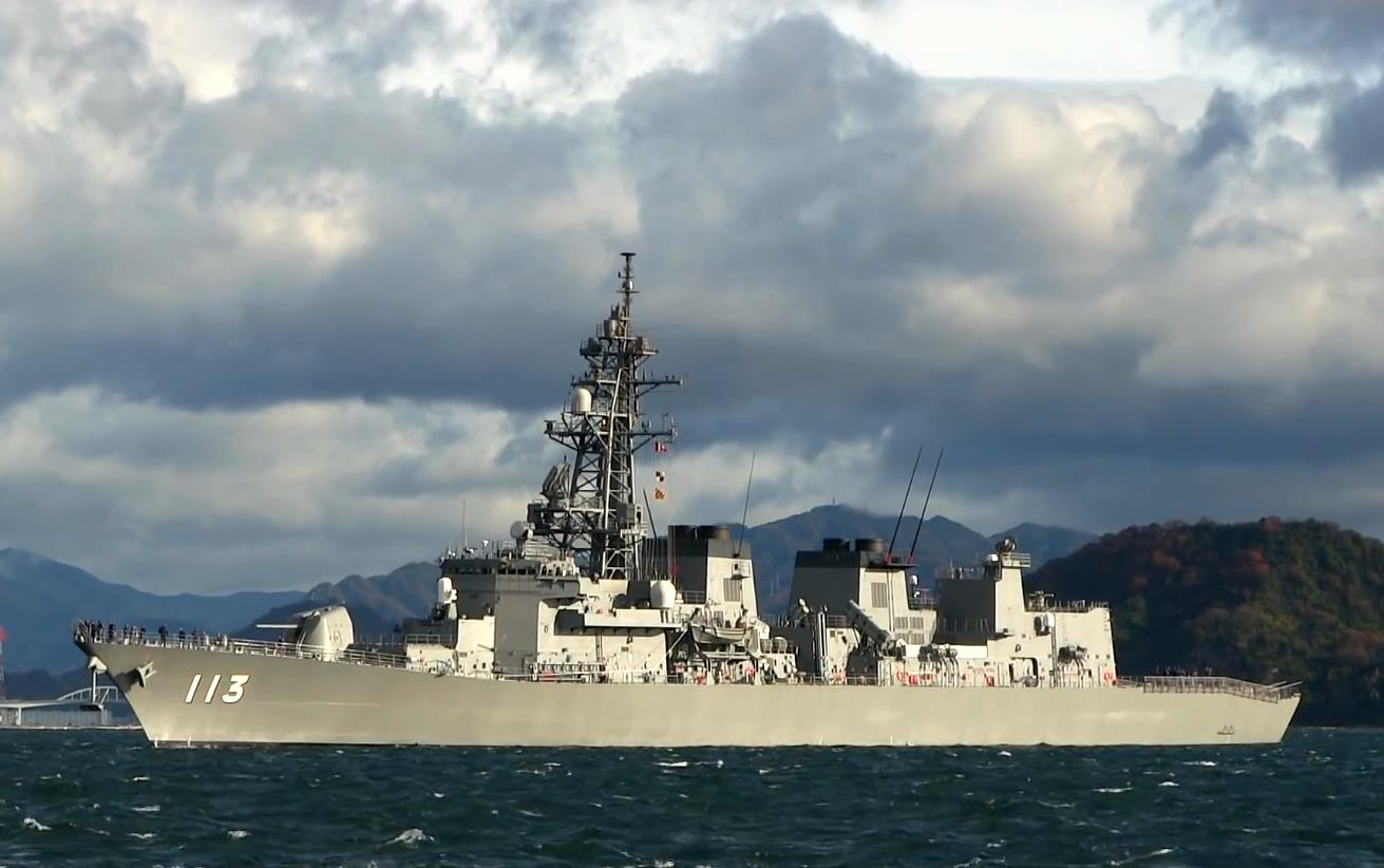 海上自卫队高波级驱逐舰4号舰涟波号dd113吴基地出港201512