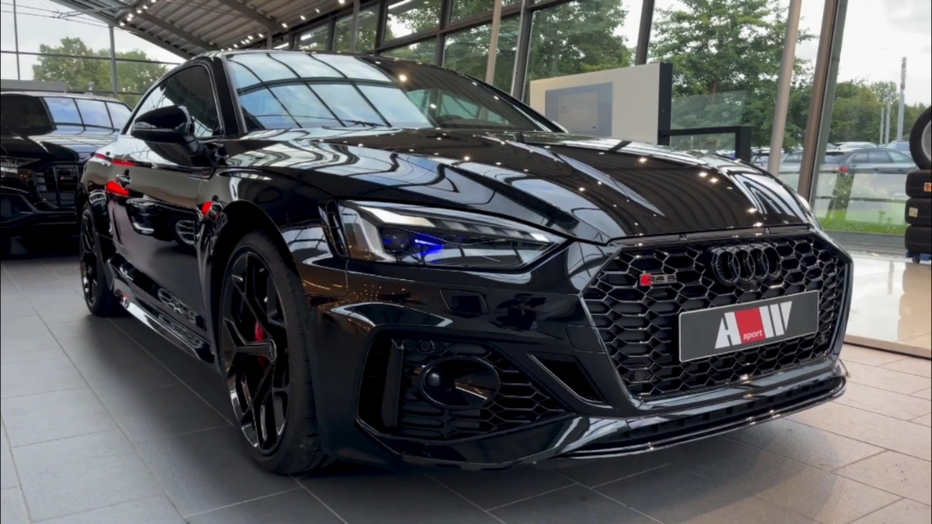 新车赏新,实拍2023款奥迪rs5外观内饰 声浪 高清展示!太帅气了