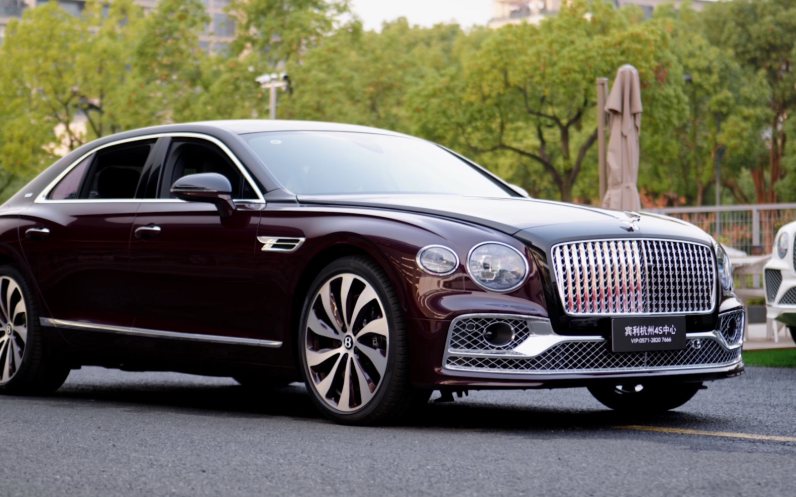 宾利在华20周年|飞驰v8 限量版 the pall mall 典藏座驾 仅限20辆