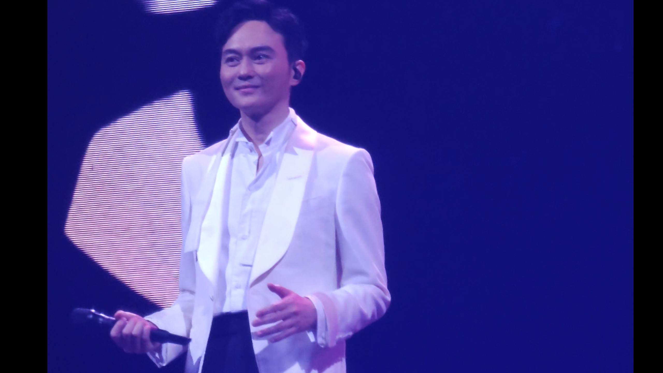 2026.08.23 张智霖在巡回演唱会广州站《现代爱情故事》