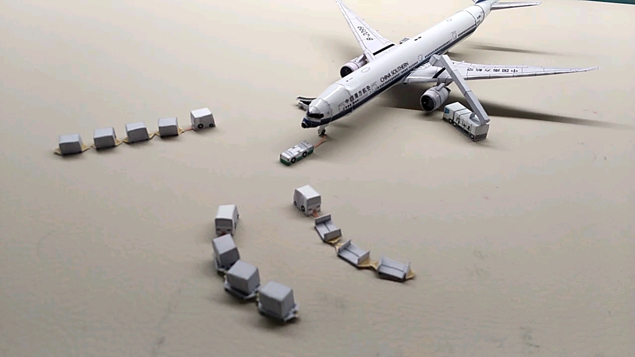 [定格动画]中国南方航空波音777纸模型制作