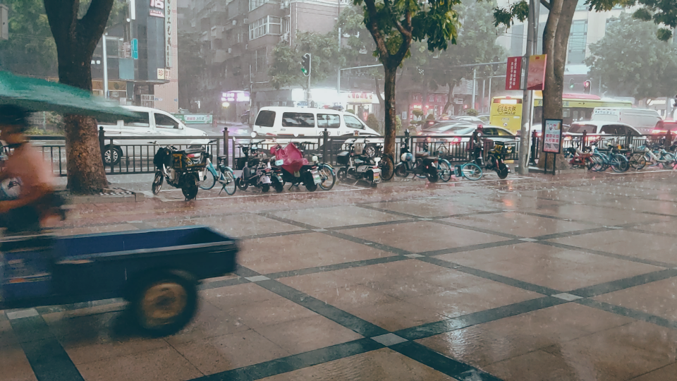 [图]【又是下雨天】