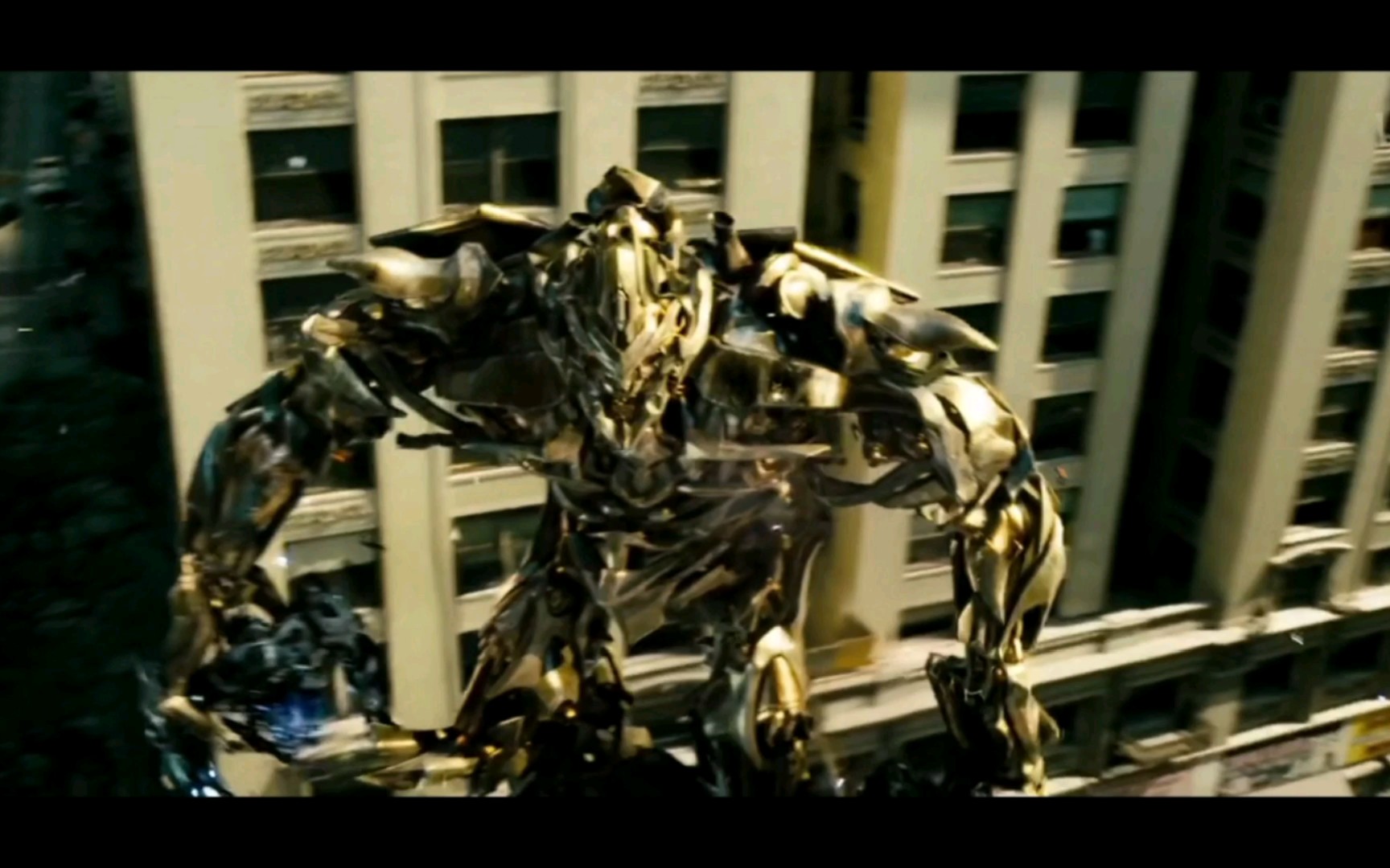 变一威震天手撕爵士残忍场面