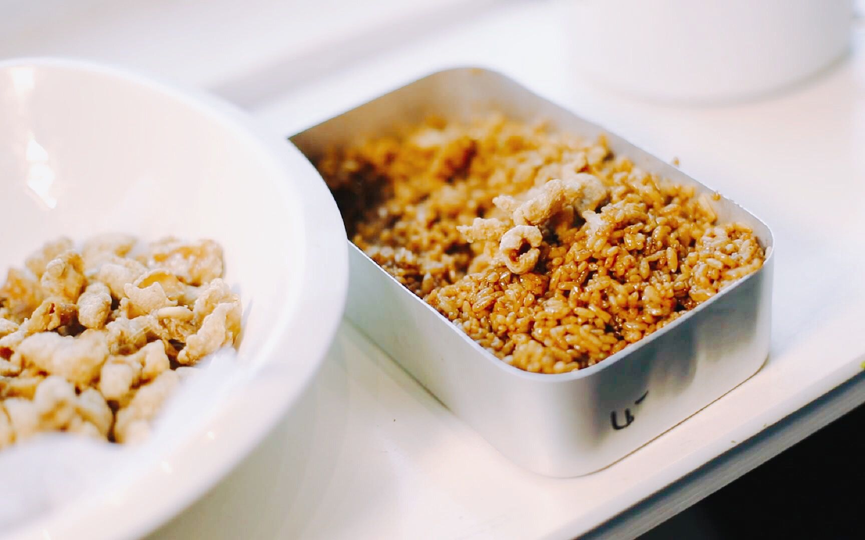 美厨煮吧 | 致我们终将逝去的童年,人间至味猪油拌饭