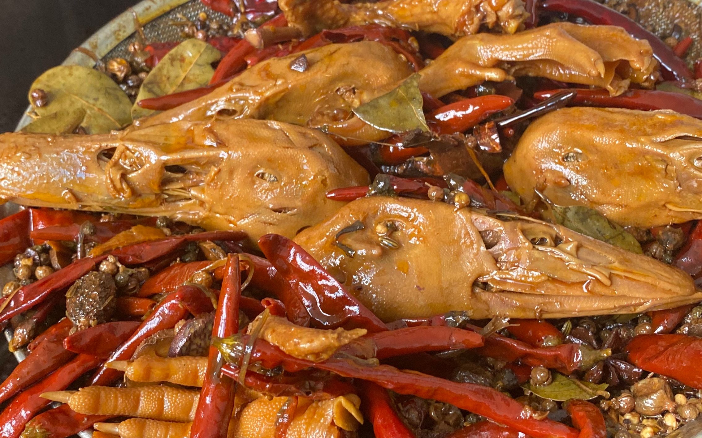 抽空了后的鸭脑壳能否经得住天气的拷打?咱们拭目以待!