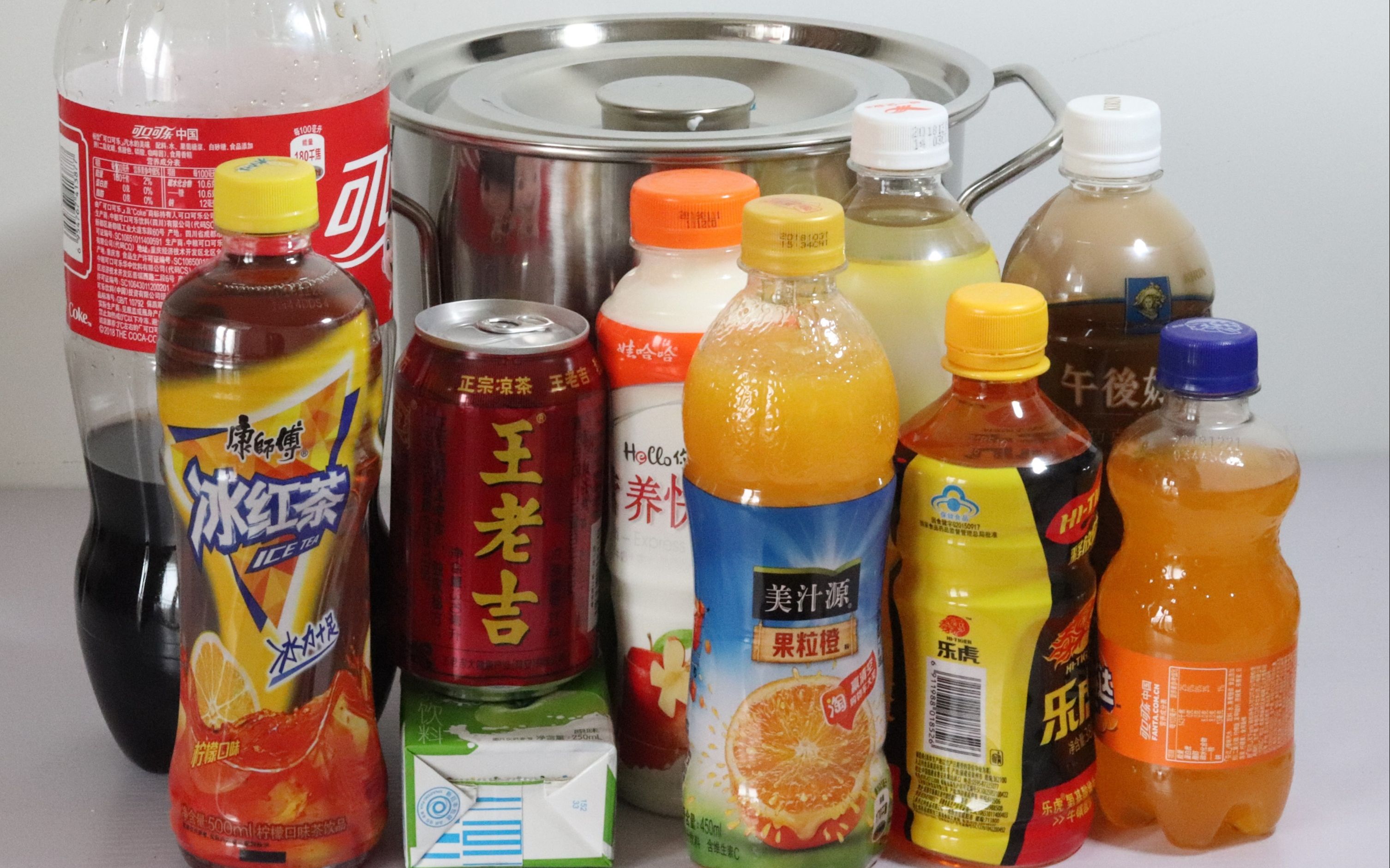 最常见的10种饮料混合蒸干:能吹泡泡,就是过程闻着受不了_哔哩哔哩