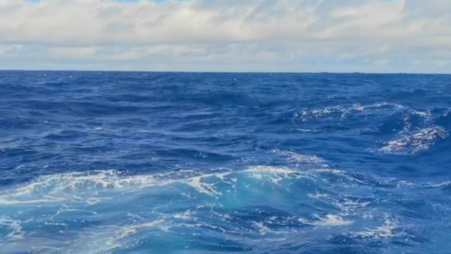 "你并非无声的海,只是不为我澎湃"