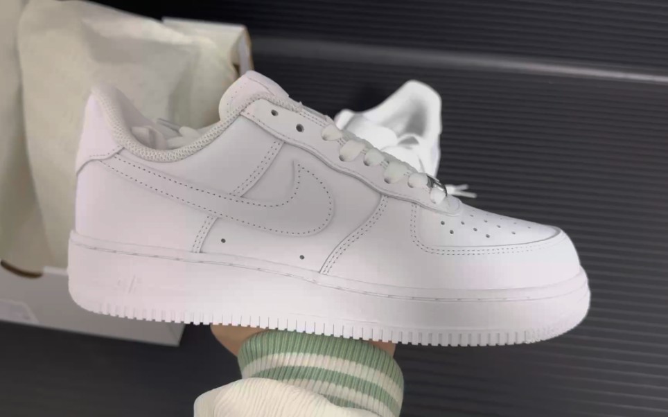 空军一号纯白xp挂牌套现版本