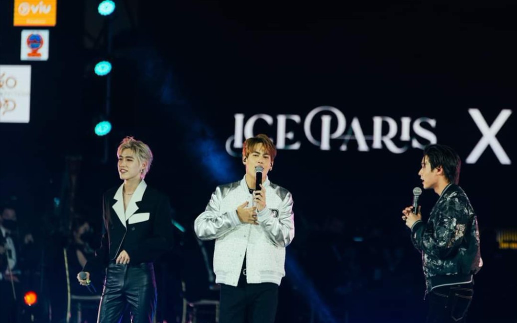 [图]【Ice Paris×Billkin×PP |冰巴黎】รักติดไซเรน（《爱的警报器》）_CentralWorldBangkokCountdown2022