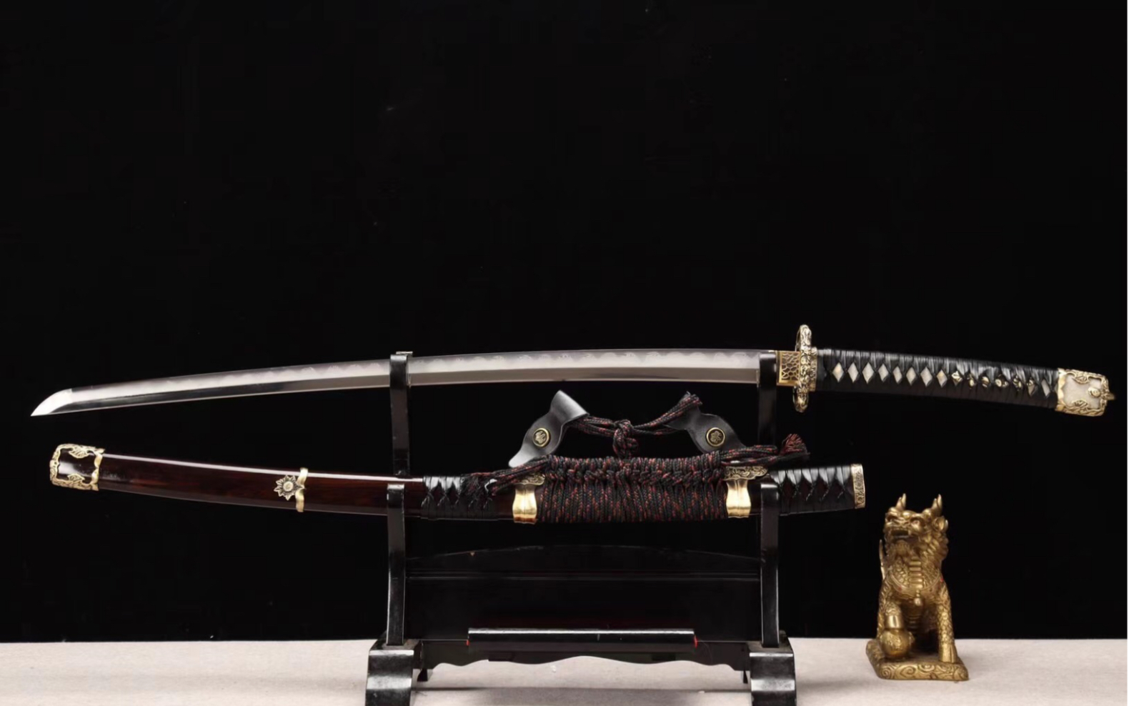 折叠锻打百炼花纹钢覆土烧刃系列太刀