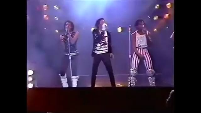 [图]【迈克尔杰克逊】Shake Your Body - The Jacksons 1984 多伦多演唱会 Victory巡演