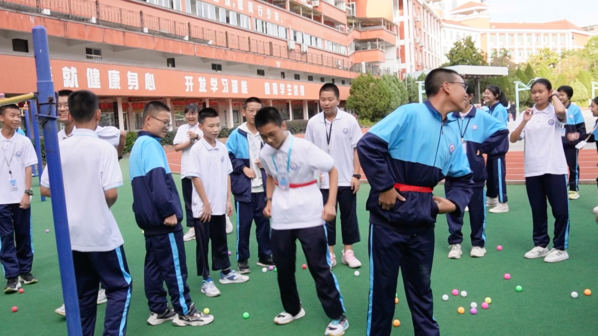 [图]第一次小组团建—公鸡下蛋