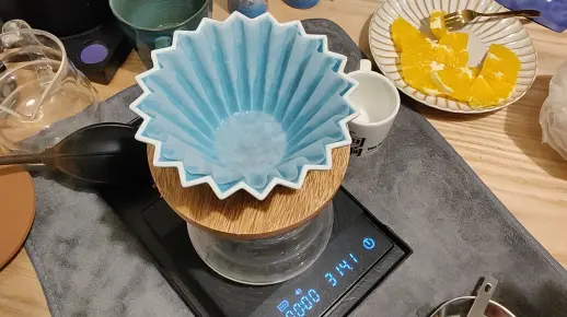 杠精勿入！怎么简单稳定地冲煮一壶好喝的咖啡？用折纸滤杯平底结构演示冲煮一壶台湾铁皮卡，顺便聊聊均匀萃取、饱和萃取的原理