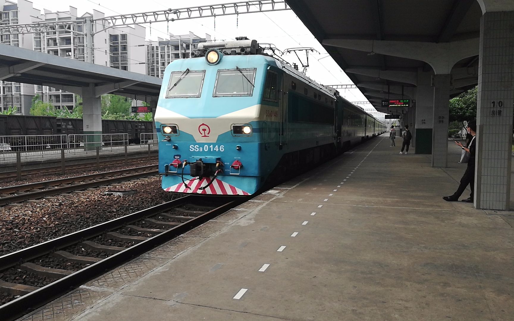 先 进 动 力 扫把动集z8005进河源站_哔哩哔哩 (゜-゜)つロ 干杯