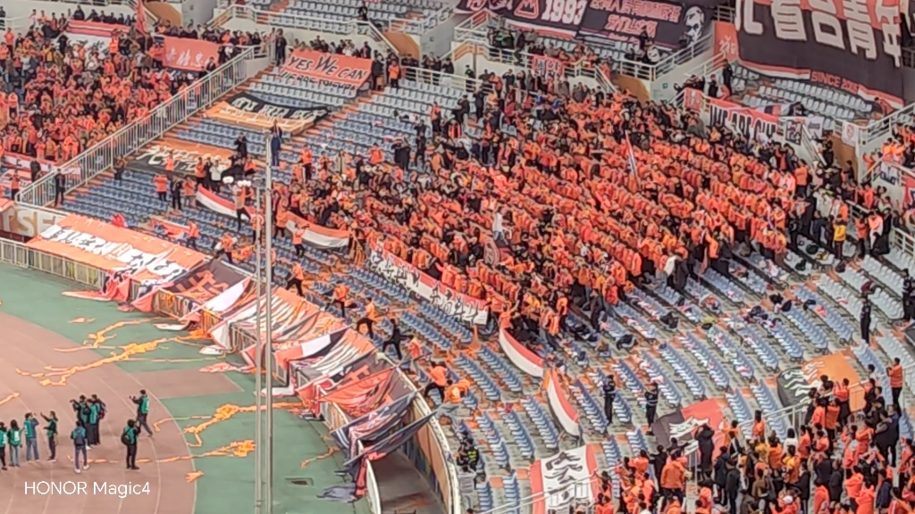 山东泰山队球迷之北看台青年