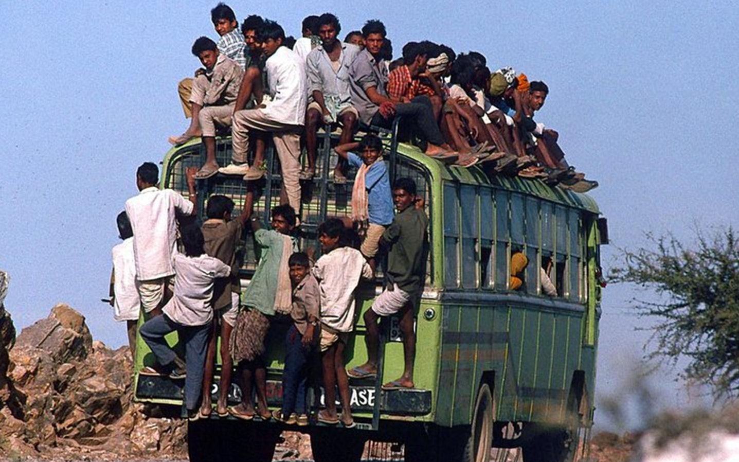 印度推出牛粪巴士自豪称领先中国20年网友期待你们的牛粪飞机