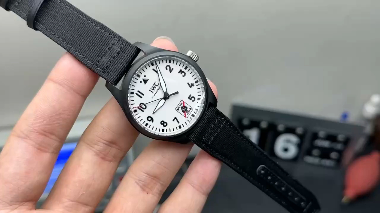 万国马克十八飞行员系列iw327006自动机械男表