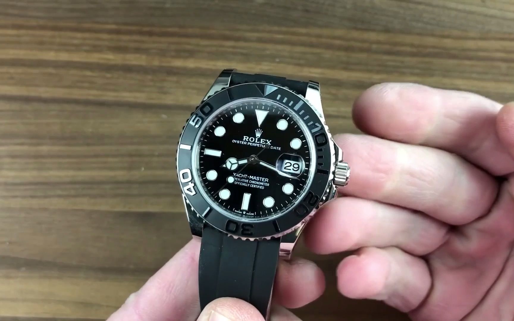 劳力士银游艇盘面原来这么细节!