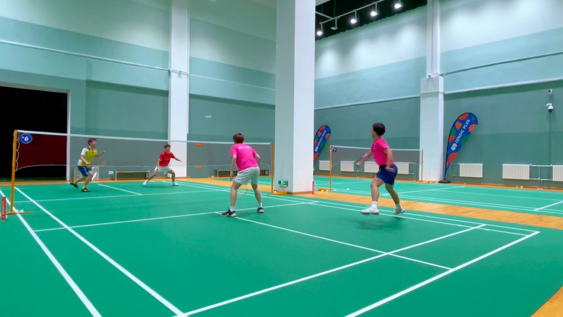 回龙观体育中心张楠羽毛球俱乐部比赛训练