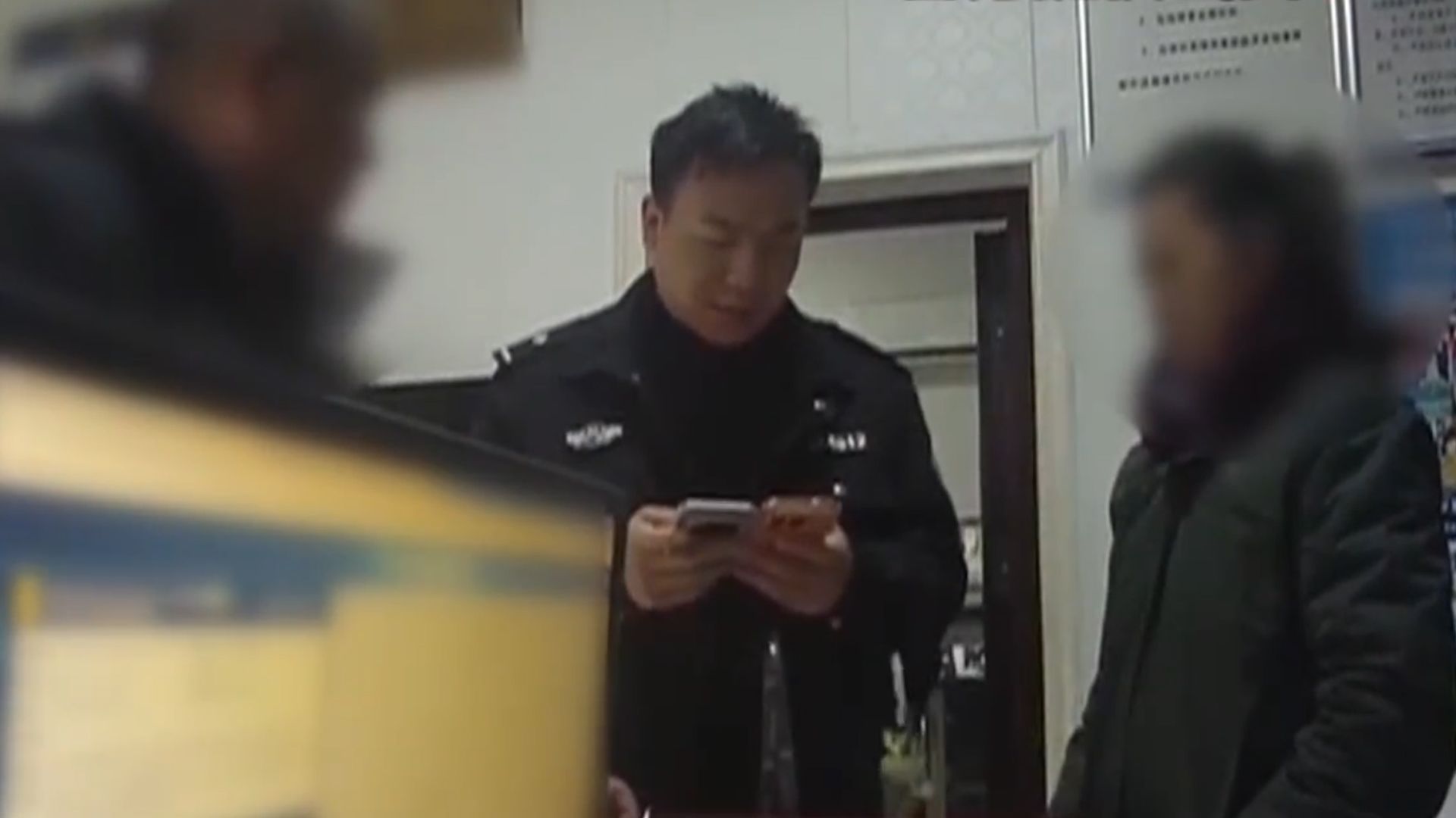 随手连公共Wi-Fi误点弹窗，银行卡被刷走850元！紧急提醒：这个功能要关掉