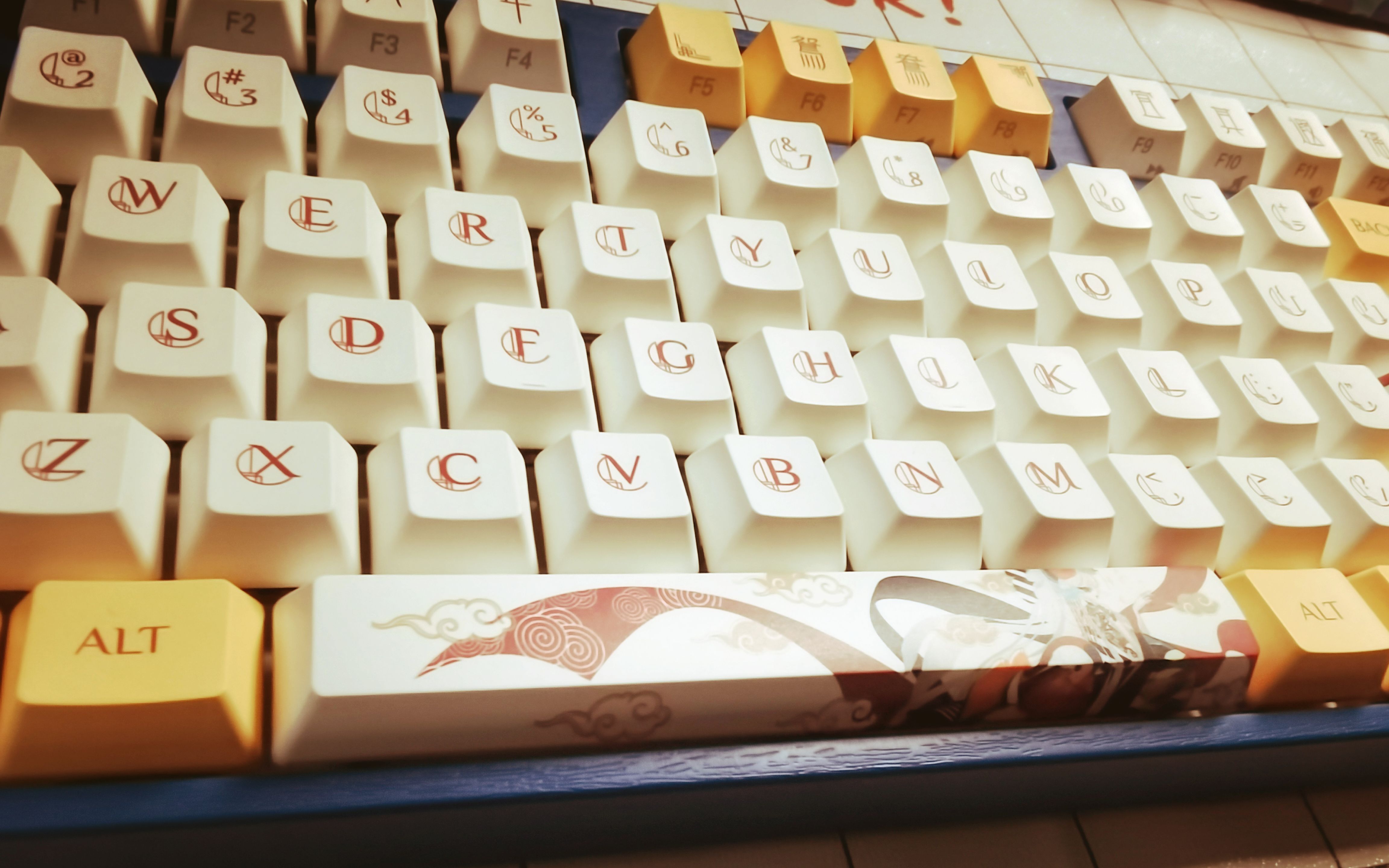 键盘开箱阿米洛鸳鸯樱花粉轴千元级键盘的无敌手感