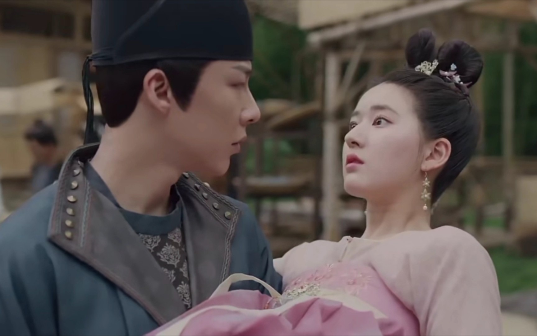 皓嫣太甜了公主抱都出现了都是糖啊