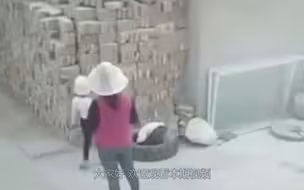 母亲亲手断送了两个孩子的性命，监控回放丈夫永远不会原谅