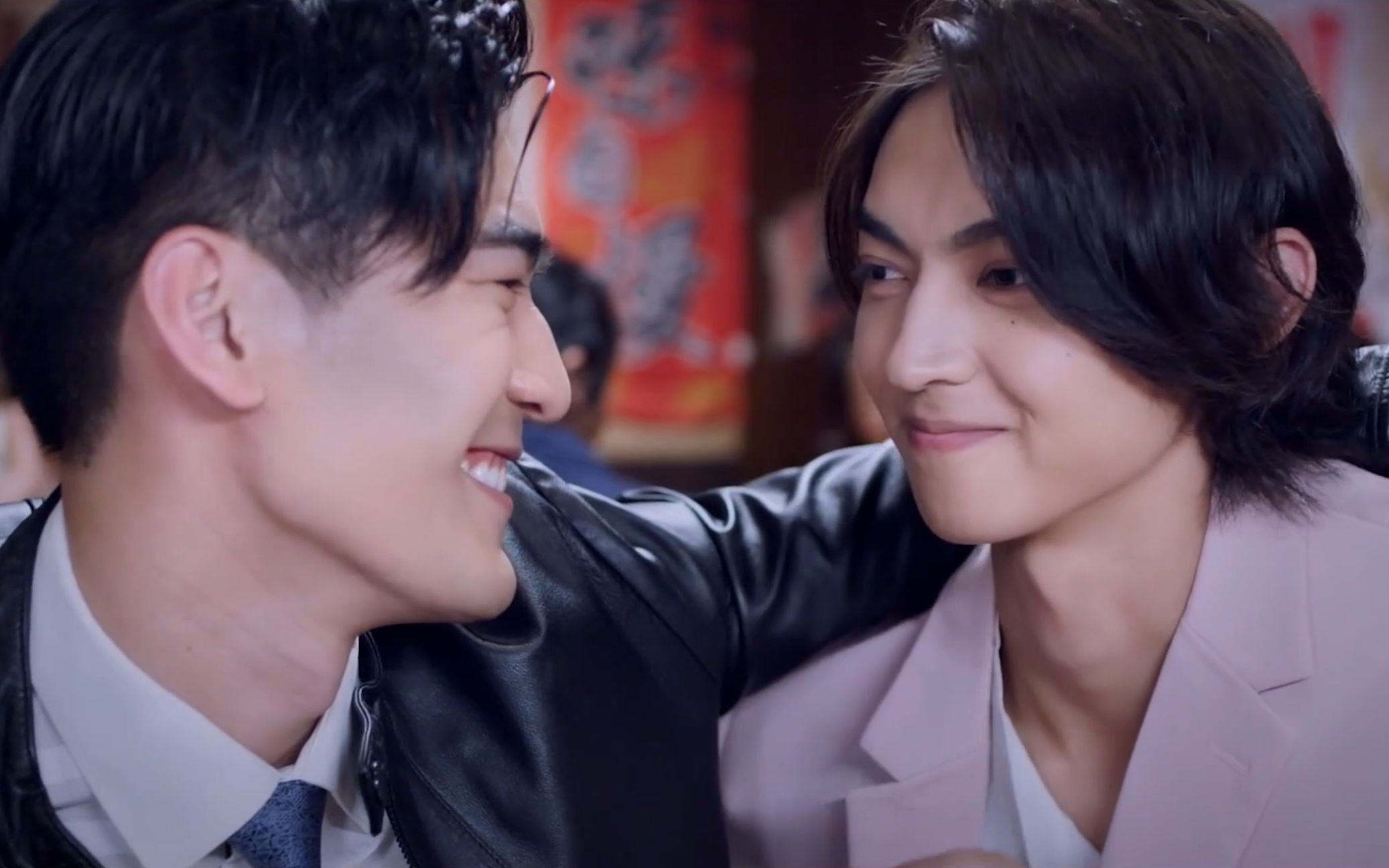 自己喜欢的男人和他亲热,恼怒!国产《history近距离爱上你》