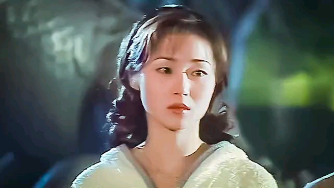 马小玲帮助梦妈找梦梦,自己却偷偷流泪