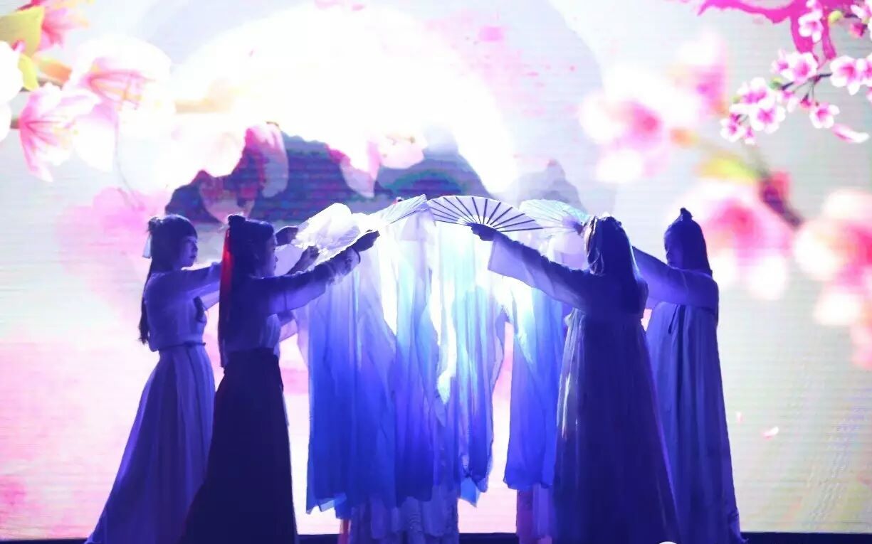 【青青子衿汉服社】《锦鲤瓷》正式舞台版