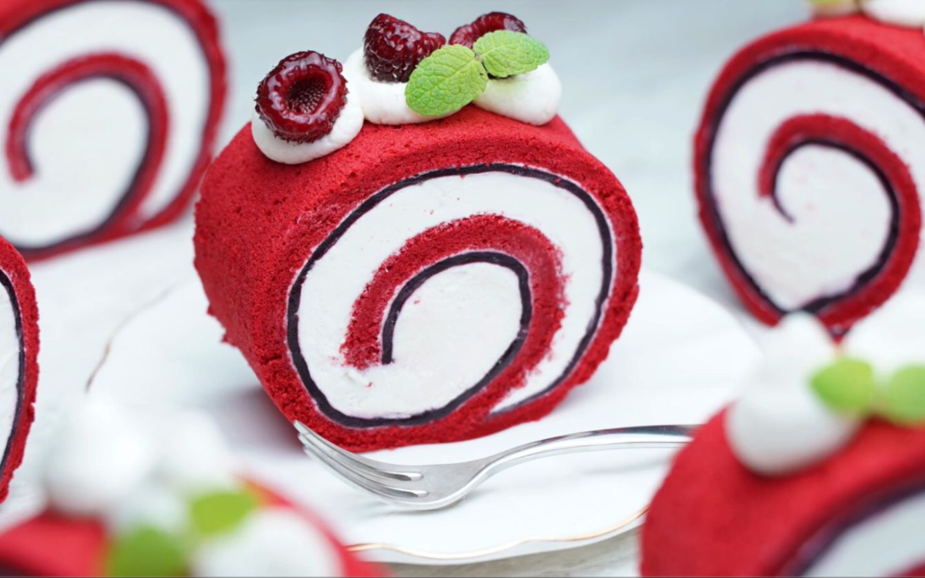 在家自制红丝绒蛋糕卷夏天最爱甜品