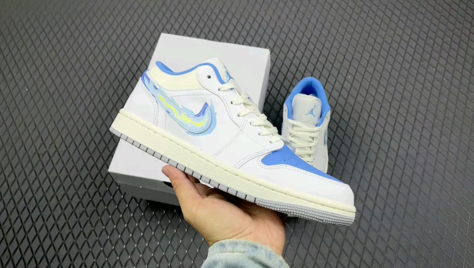 air jordan 1 low aj1 "冰蓝火焰钩"低帮文化休闲运动板鞋
