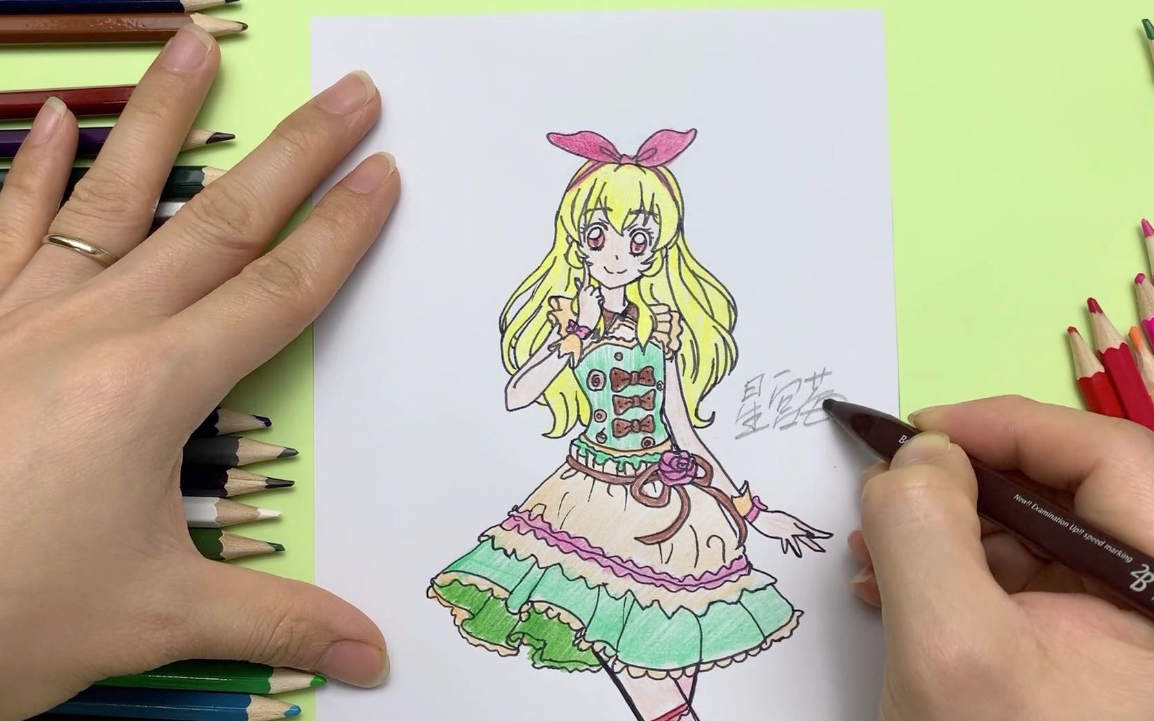 手绘教程:第二次画星宫莓,她的绿色裙子装扮很漂亮,你喜欢吗?