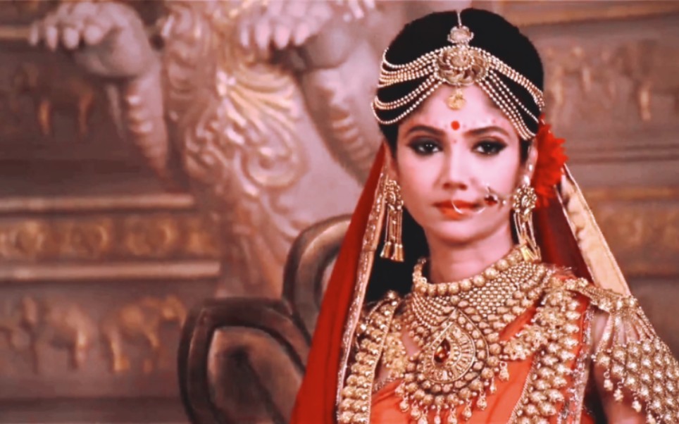 【摩诃婆罗多||安芭||束般】她台前那一立,胜多少刀与戟