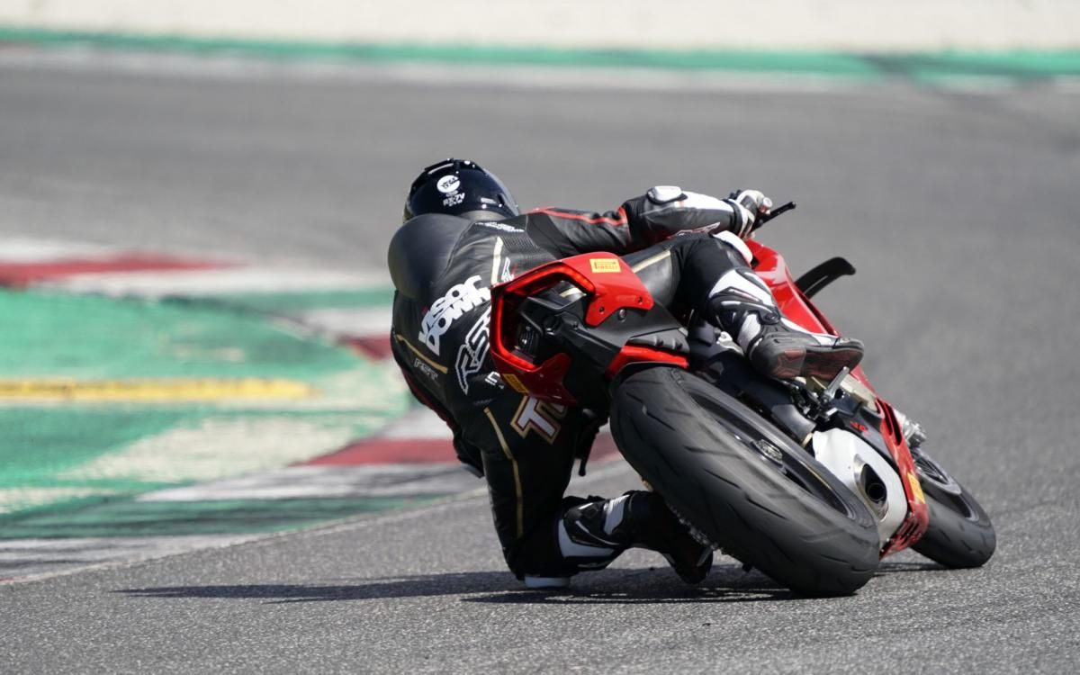 再进化!倍耐力 恶魔Ⅳ corsa