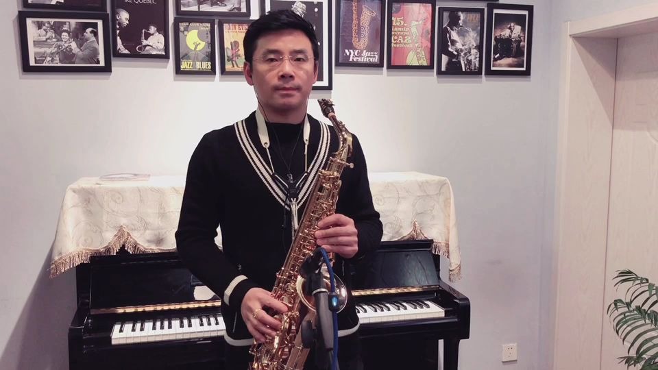 中国邓丽君萨克斯风第一人冯念老师全新即兴演绎名曲微风细雨