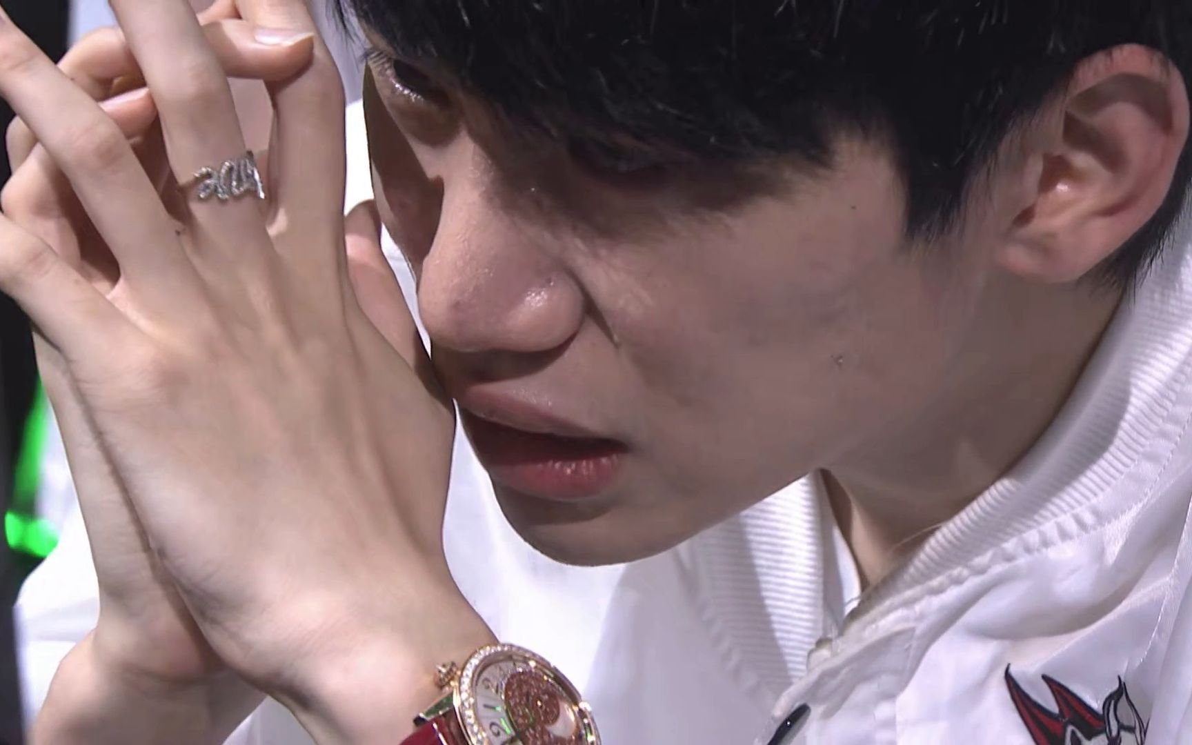 lol夏季赛jdg终于拿到了赛季首胜,doinb哭到不行